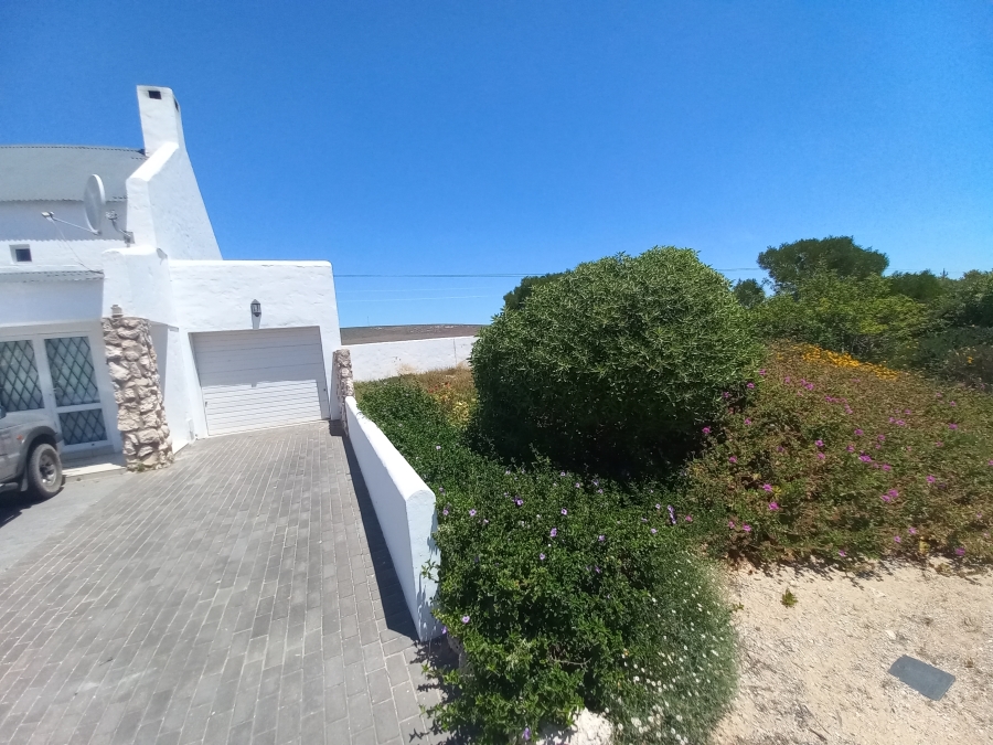 2 Bedroom Property for Sale in Lampiesbaai Western Cape
